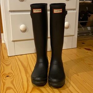 Matte black Hunter Rain boots